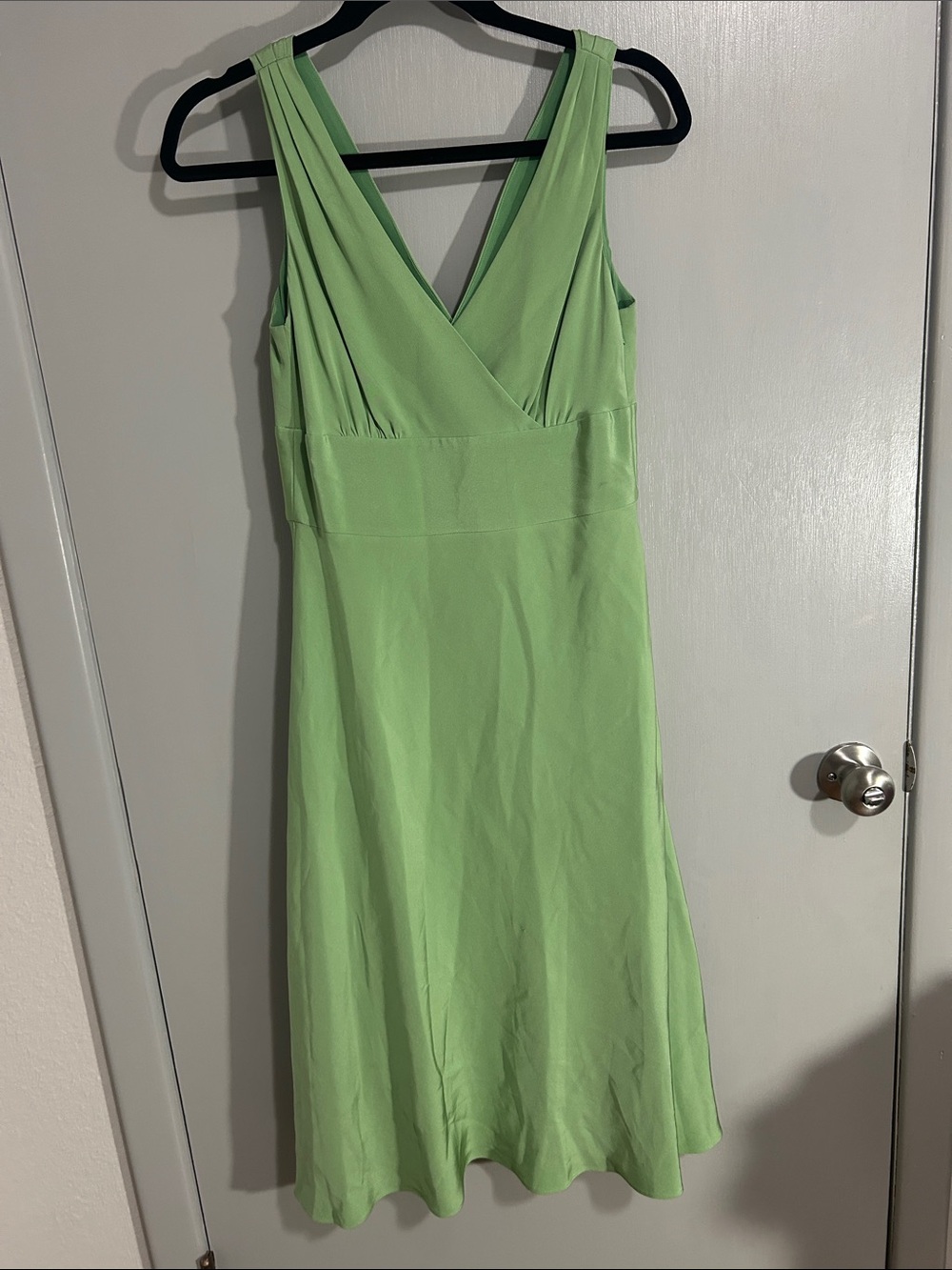 J.Crew Green 100% Silk Chiffon Sophia Midi Dress Pleated Waist V-Neck Size 6